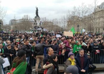 Les transferts de la diaspora algérienne en France taxés à 33 % ?