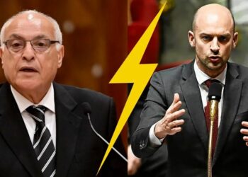 La France annonce des restrictions d'accès contre des Algériens