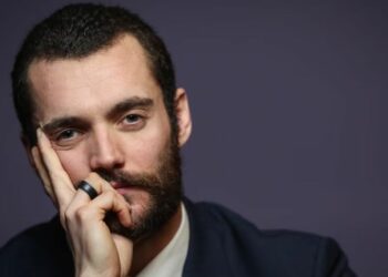 Louis Sarkozy appelle à bruler l'ambassade d'Algérie en France