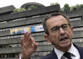 La France veut s'attaquer au regroupement familial des Algériens