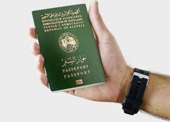 Faux passeport algérien vendu à 2500 euros : le procès est ouvert