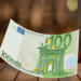 Enfin en baisse, combien vaut un billet de 100 euros en dinar algérien ?