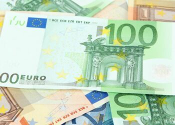 Le billet de 100 euros atteint un prix historique face au dinar algérien