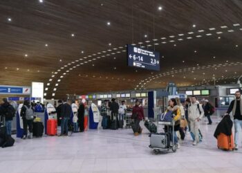 Les voyageurs algériens très mal accueillis à l'aéroport de Roissy Paris