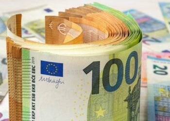 Taux de change  : 100 euros en dinars algériens