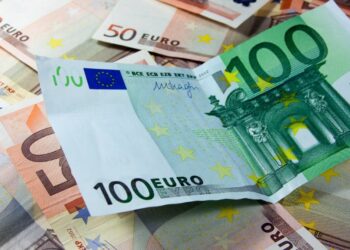 Taux de change de 100 euros en dinar algérien à Paris