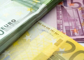 Transferts de devises l'Algérie perd 8 milliards de dollars chaque année