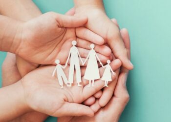 Une Algérienne fuit la France pour sauver sa famille (Témoignage)