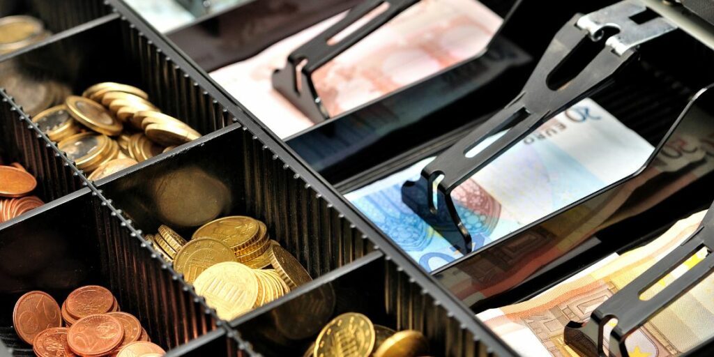 Argent liquide interdit en France dans les paiements professionnels