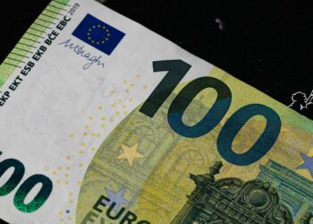 En forte hausse, voici le prix de 100 euros en DZD à Paris ce 2 mai
