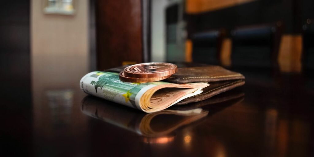 Évolution du billet de 100 euros en dinars sur le marché parallèle