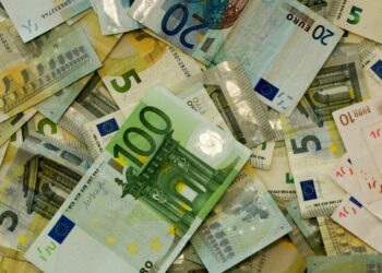 La lutte contre le marché noir de devises s'intensifie