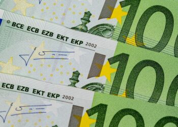 La valeur du billet de 100 euros en DZD sur le marché parallèle