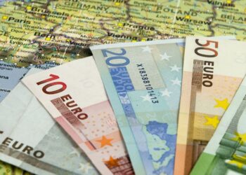 Nouvelle hausse du prix de l'euro face au dinar algérien à Paris