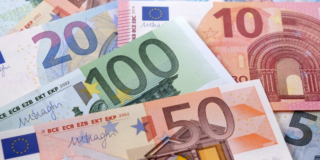 Prix de l’euro face au dinar influencé par les annonces réglementaires