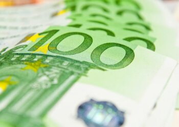 Square d'Alger : voici l'équivalent de 1000 euros en dinar algérien