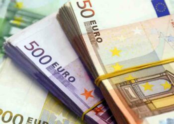 Argent liquide : une femme arrêtée avec 9200 euros non-déclarés