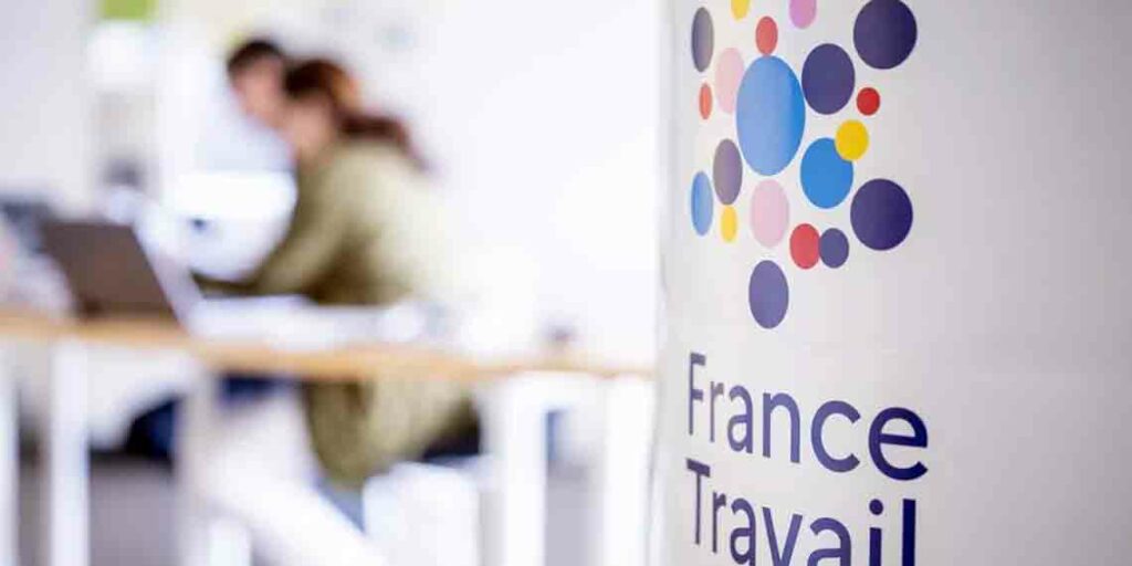 ’inscription des étrangers à France Travail sera désormais automatique 