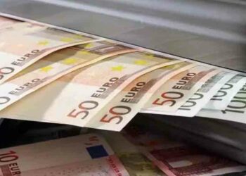 Un voyageur arrêté à l'aéroport d'Alger avec 3 000 euros non-déclarés