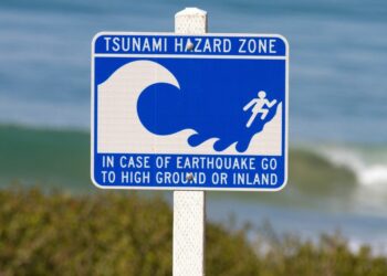 Un tsunami sur le point de frapper la Méditerranée  le vrai du faux