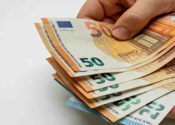 La nouvelle allocation touristique à 750 euros suscite la polémique