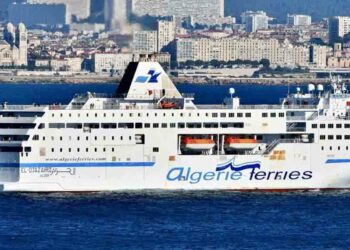 Un bateau d'Algérie Ferries bloqué à Marseille