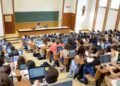 Les étudiants algériens ciblés en France