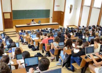Les étudiants algériens ciblés en France
