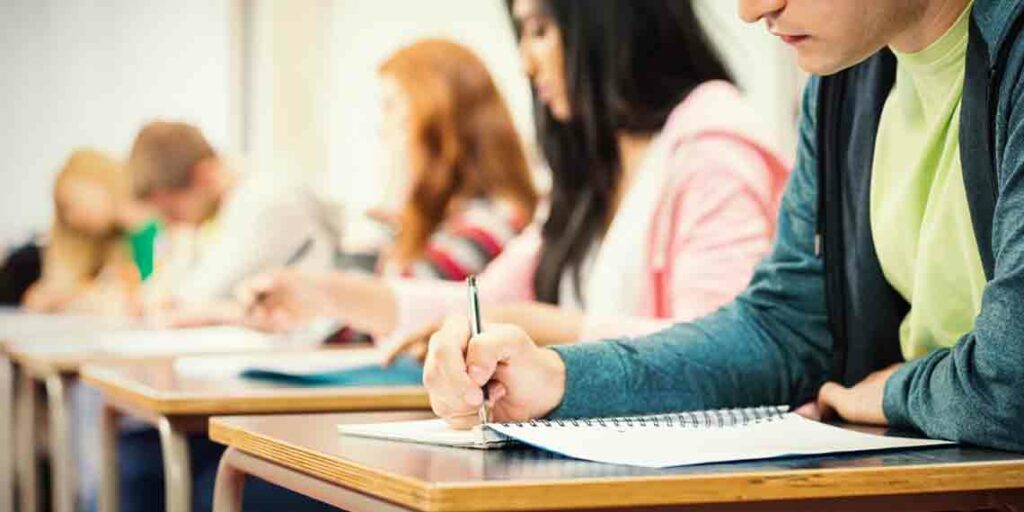 La France facilite l'arrivée des étudiants algériens