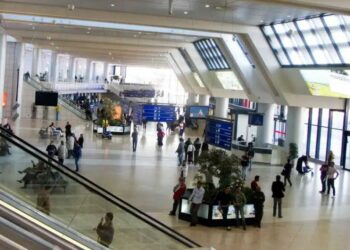 Aéroport d'Alger : une panne surprise pénalise les voyageurs