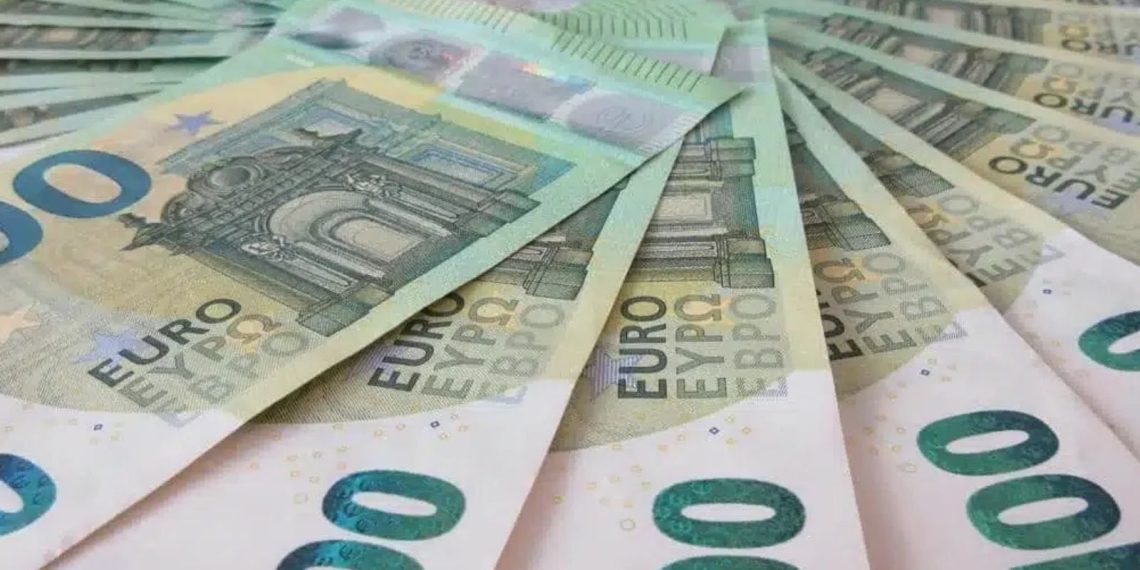 Billets de 100 euros représentant la monnaie européenne